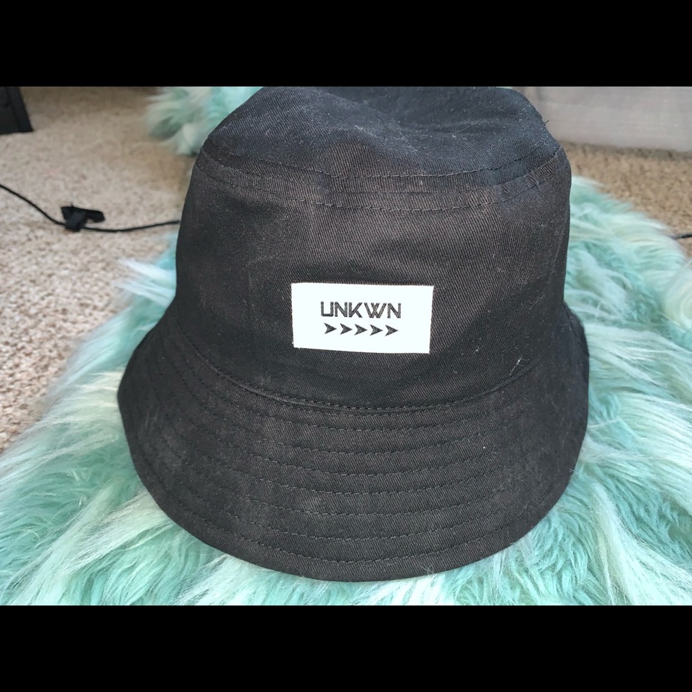 Bucket hat